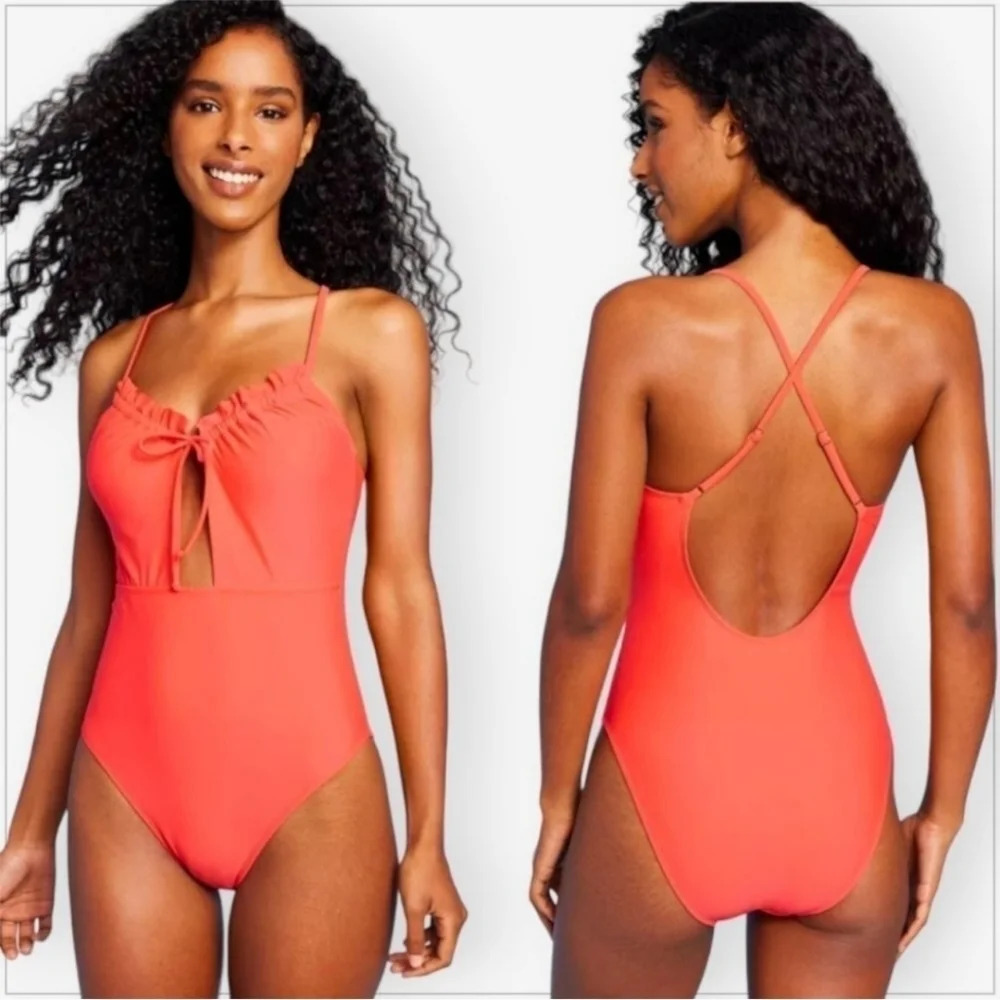 NWT Shade & Shore Women's Front Cut-out Ruffle Detail 1 PC Swimsuit S 4-6